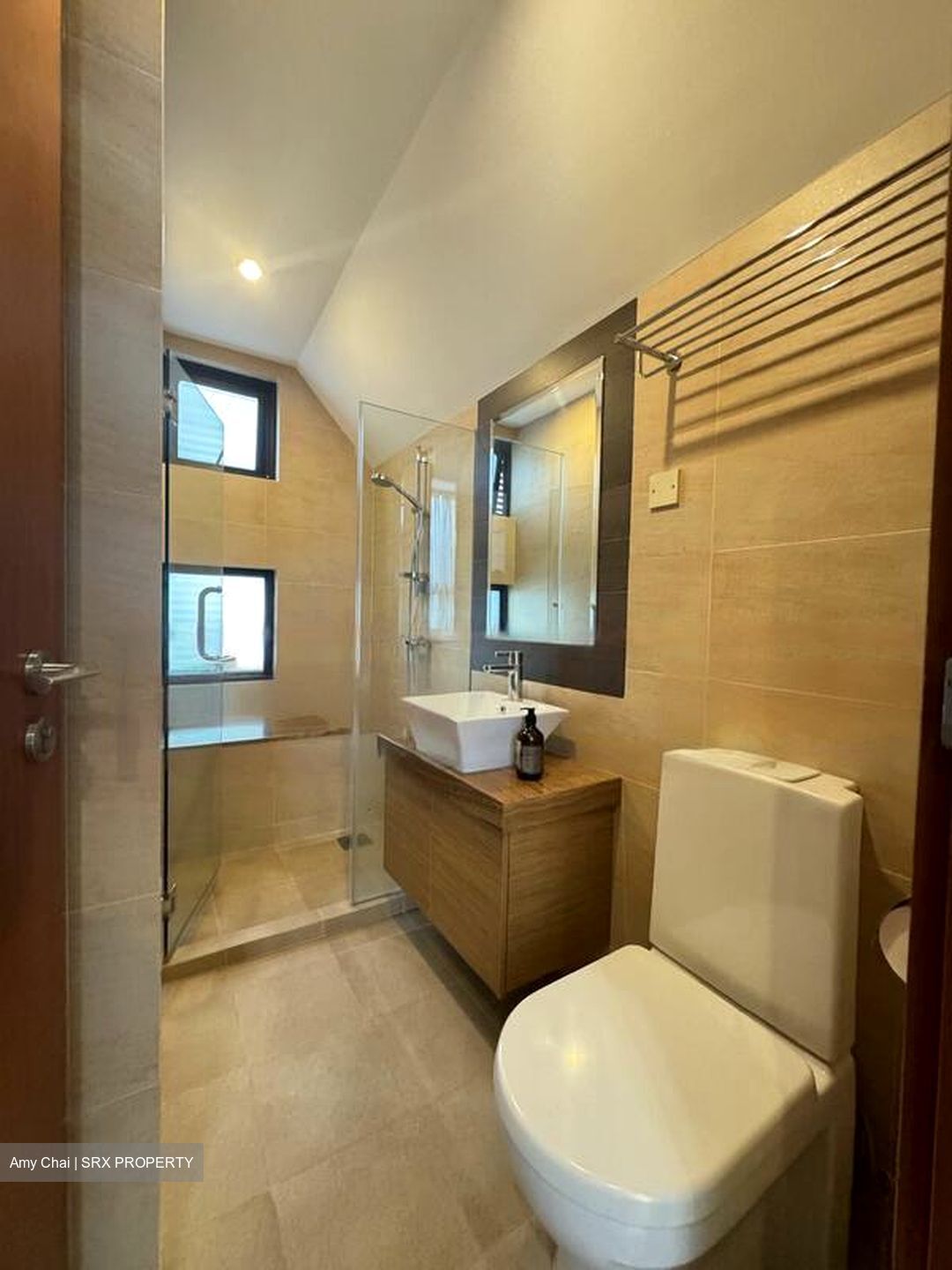 Lornie Road (D11), Terrace #459378731